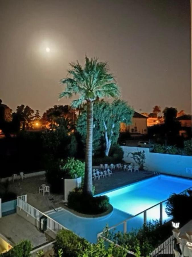 Seafront One Bedroom Apartment With A Terrasse Swimming Pool And A Parking 앙티브 외부 사진
