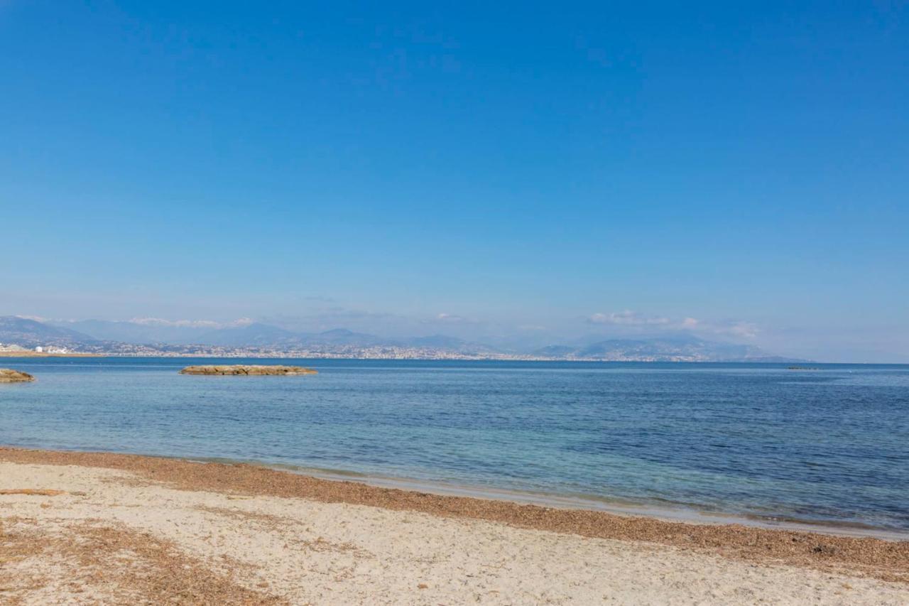 Seafront One Bedroom Apartment With A Terrasse Swimming Pool And A Parking 앙티브 외부 사진