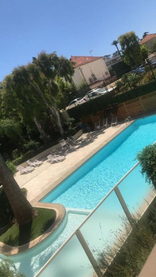Seafront One Bedroom Apartment With A Terrasse Swimming Pool And A Parking 앙티브 외부 사진