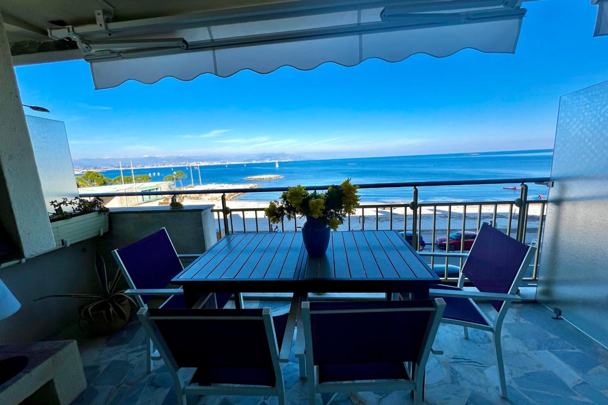 Seafront One Bedroom Apartment With A Terrasse Swimming Pool And A Parking 앙티브 외부 사진
